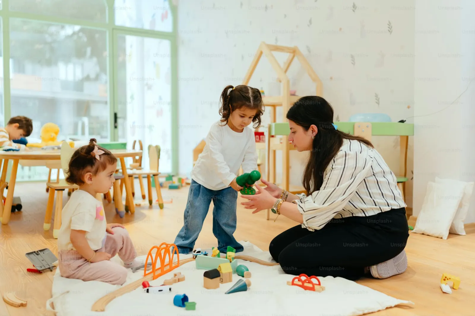 Intervenant Éducatif Petite Enfance : tout savoir sur ce nouveau diplôme RNCP